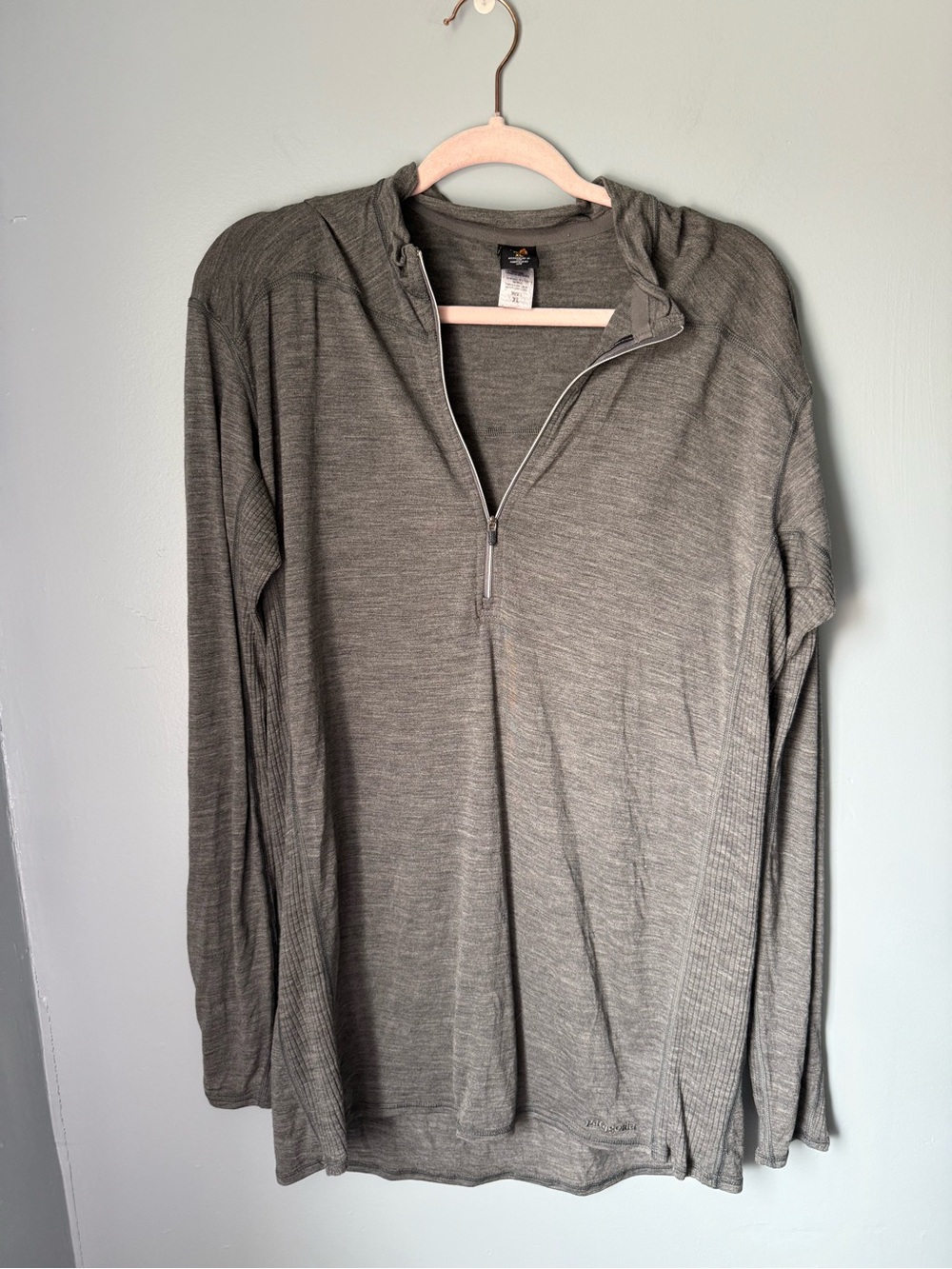 Patagonia Grey Wool Baselayer 1/2 Zip Size XL